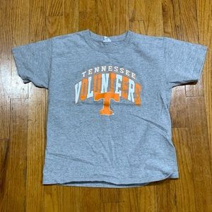 Tennessee Vols Tshirt, color gray, size Youth M